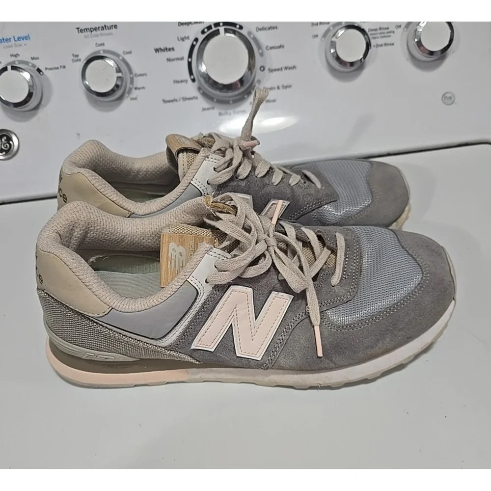 New Balance 574 ML574BSG Classic Surf Gunmetal Suede Sneakers‎ Womans Size 10.5